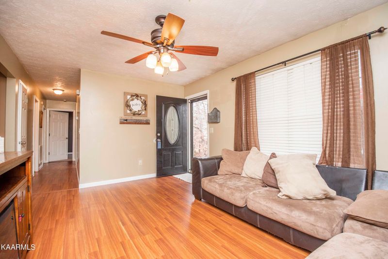 201 Coley Ln, Lenoir City, TN 37771