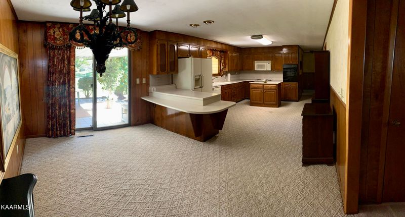 201 County Line Rd, Dandridge, TN 37725