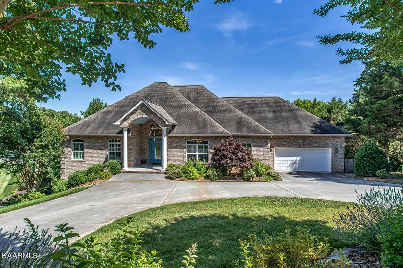 201 Coyatee Dr, Loudon, TN 37774