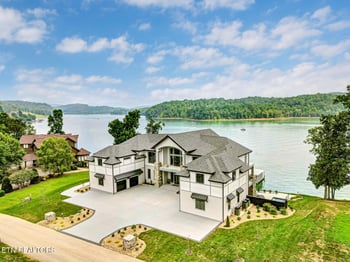 201 Crown Jewel Ln, Lafollette, TN 37766