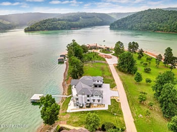 201 Crown Jewel Ln, Lafollette, TN 37766