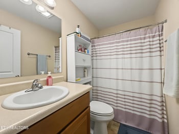 201 Heritage Crossing Dr, Maryville, TN 37804