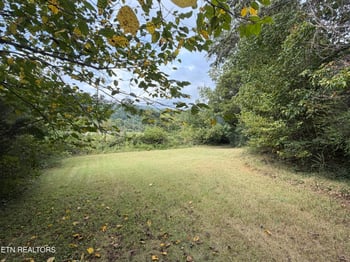 201 Hillcrest Ave, Rocky Top, TN 37769