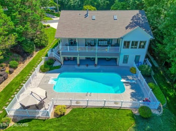 201 Iroquois Cir, Loudon, TN 37774