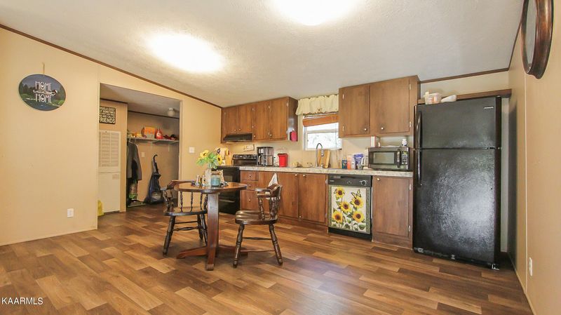 201 Kensi Dr, Knoxville, TN 37912