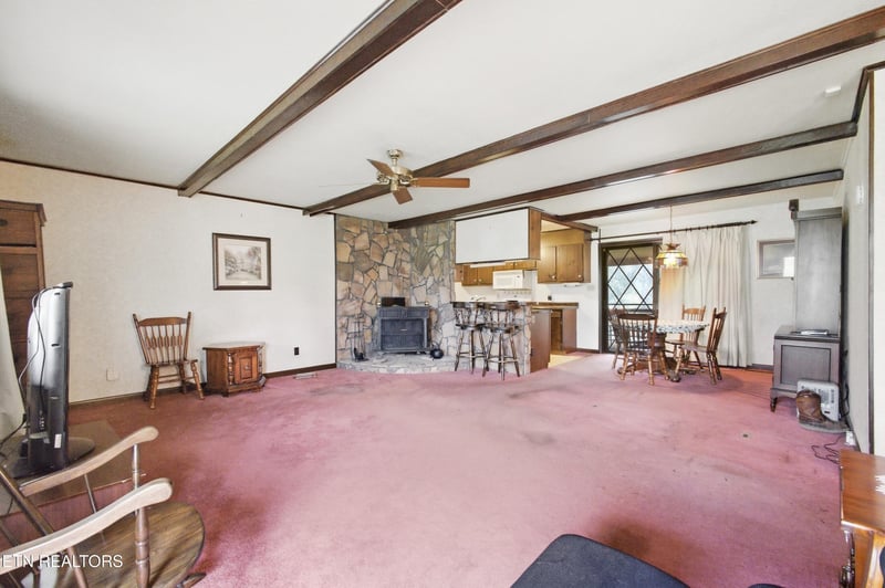 201 Leslie Dr, Harriman, TN 37748