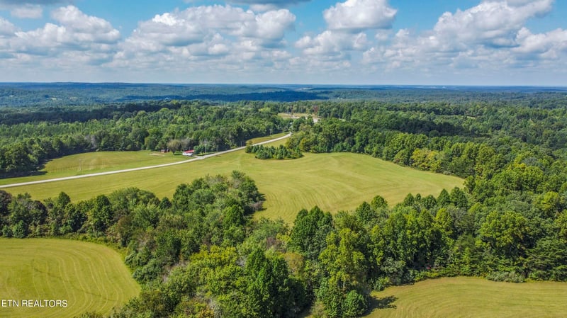 201 Lindsey Howard Rd, Lancing, TN 37770