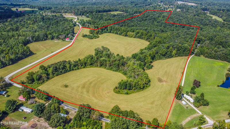 201 Lindsey Howard Rd, Lancing, TN 37770