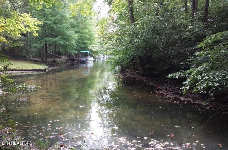 201 Meadowview Dr, Crossville, TN 38558