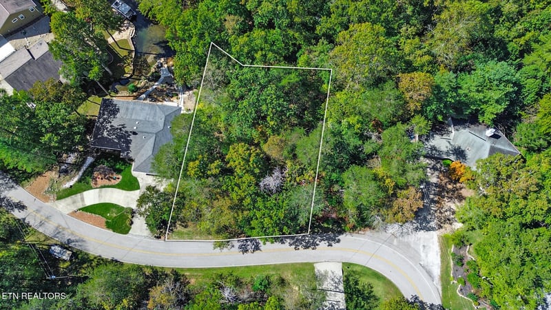 201 Meadowview Dr, Crossville, TN 38558