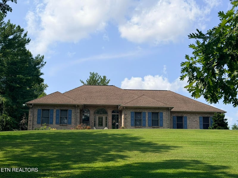 201 N Baker St, Oneida, TN 37841