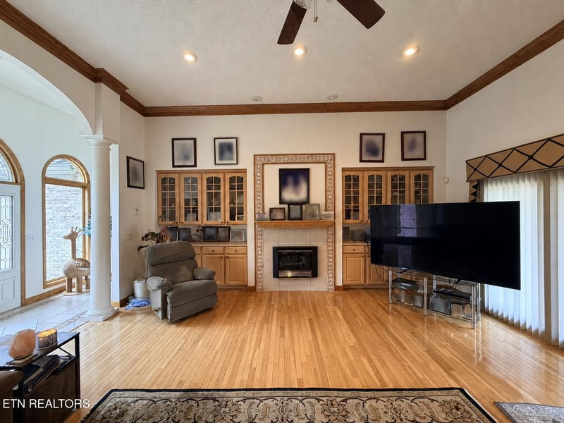 201 N Baker St, Oneida, TN 37841