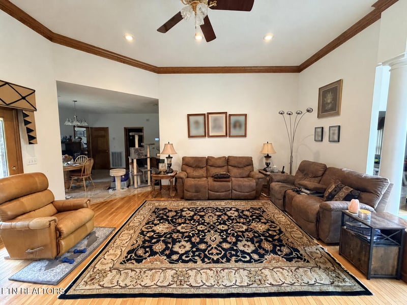 201 N Baker St, Oneida, TN 37841