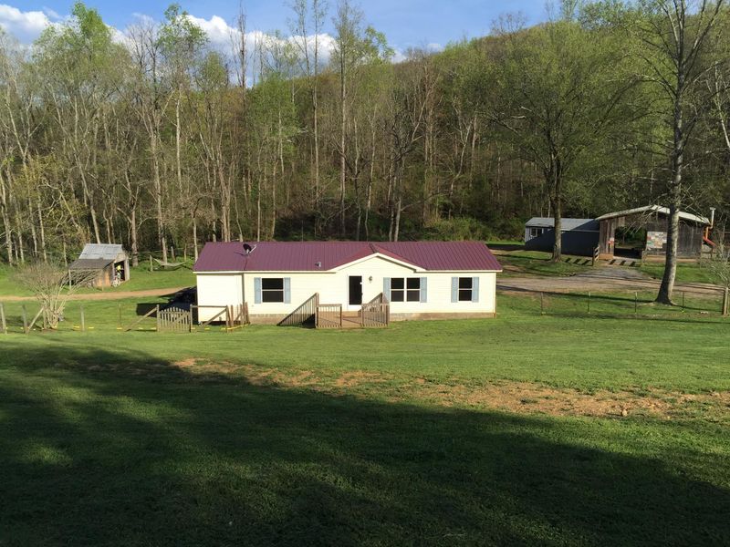 201 Oak Leaf Ln, Rutledge, TN 37861