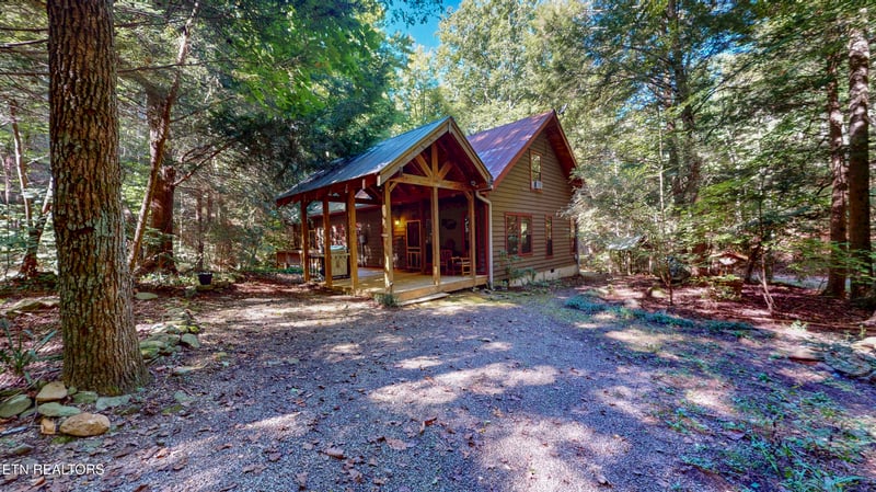 201 Old Doc Rogers Rd, Tellico Plains, TN 37385