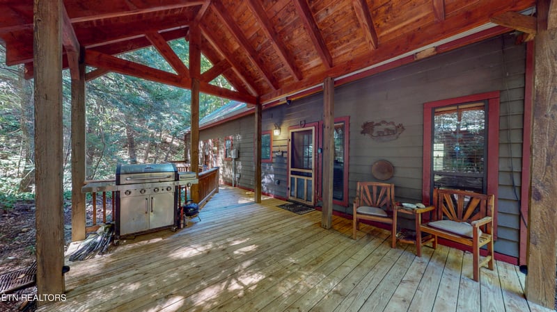 201 Old Doc Rogers Rd, Tellico Plains, TN 37385