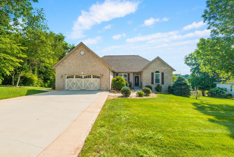 201 Oonoga Way, Loudon, TN 37774