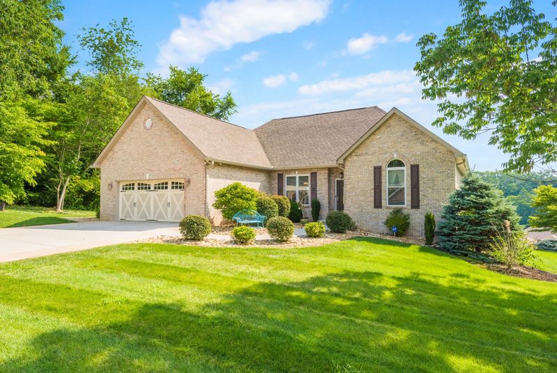 201 Oonoga Way, Loudon, TN 37774
