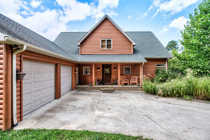 201 Pine Tree Ln, Caryville, TN 37714