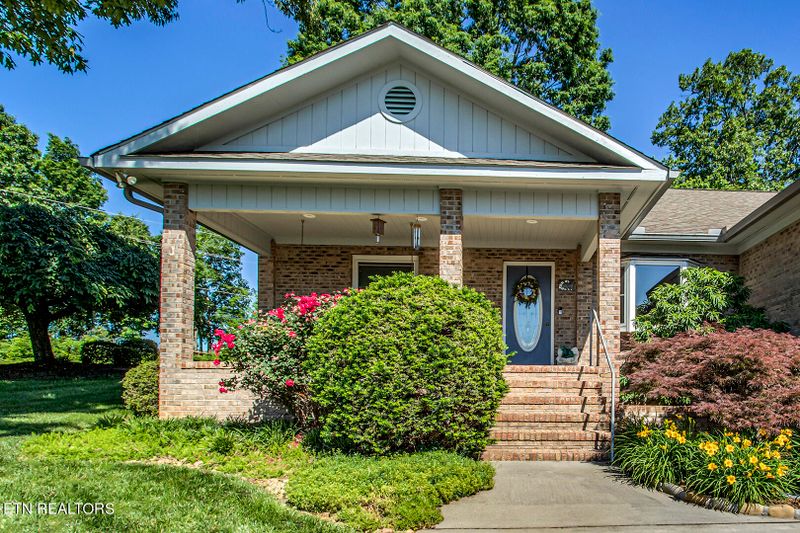 201 Seminole Cir, Loudon, TN 37774