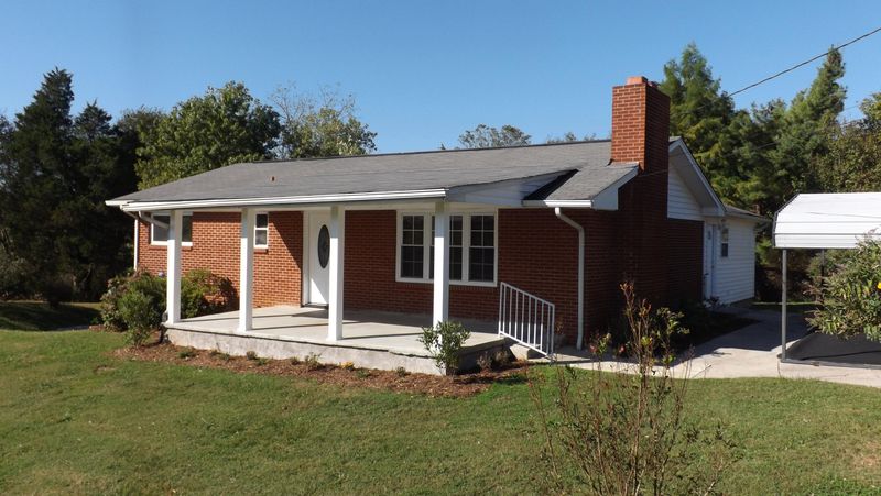 201 Snodderly Rd, Lenoir City, TN 37771