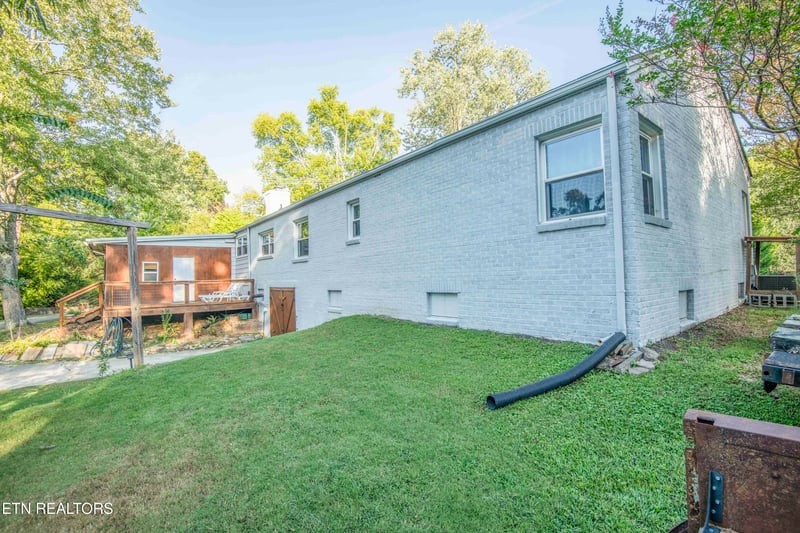 201 W Ford Valley Rd, Knoxville, TN 37920