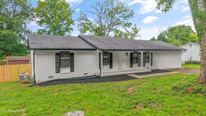 201 Wakefield Rd, Knoxville, TN 37922