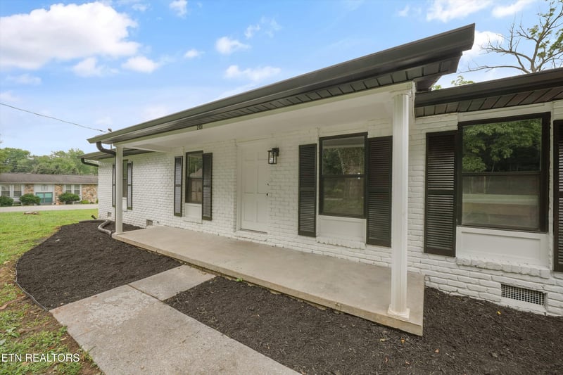 201 Wakefield Rd, Knoxville, TN 37922