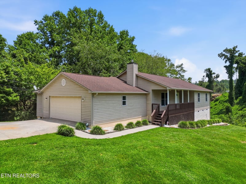201 Windsong Rd, Clinton, TN 37716