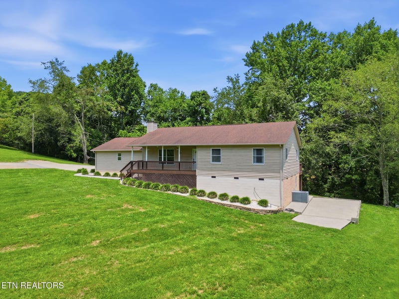 201 Windsong Rd, Clinton, TN 37716
