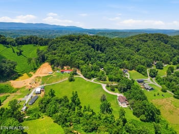 201 Windsong Rd, Clinton, TN 37716
