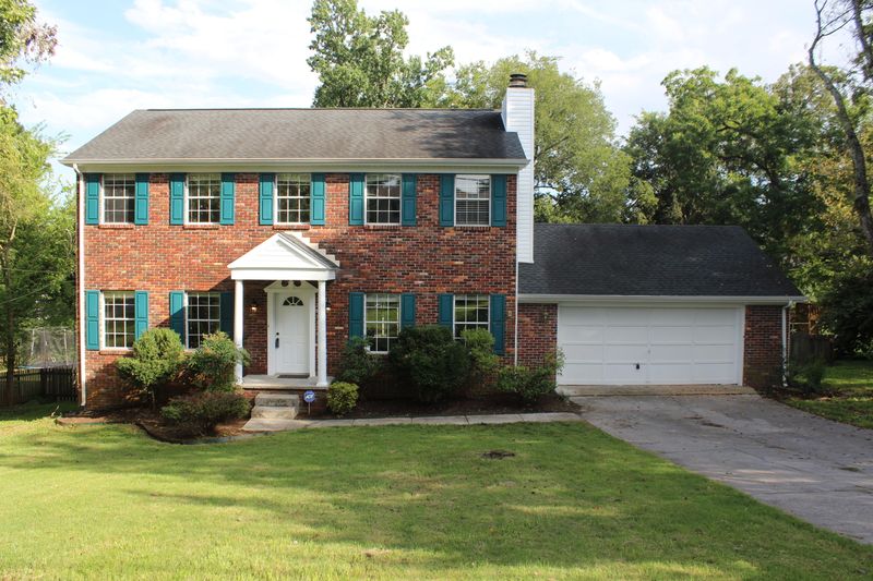 2010 Bishops Bridge Rd, Knoxville, TN 37922