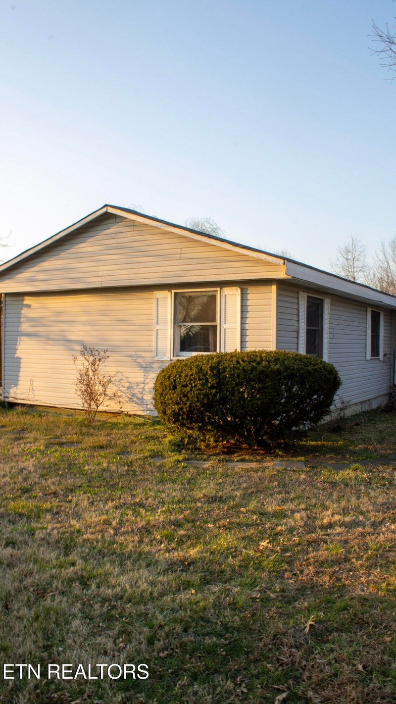 2010 Green Rd, Madisonville, TN 37354