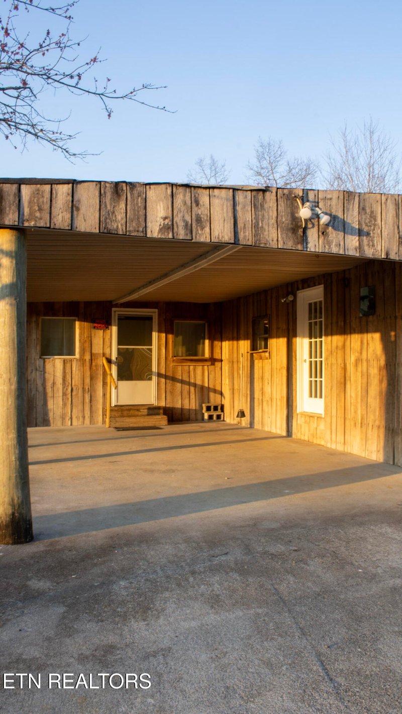 2010 Green Rd, Madisonville, TN 37354