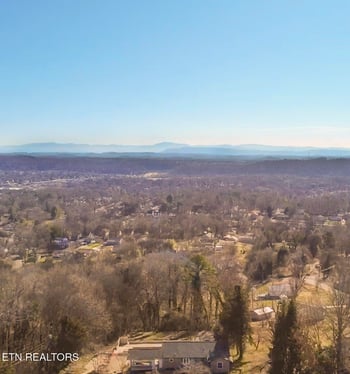 2010 Martha Berry Dr, Knoxville, TN 37918