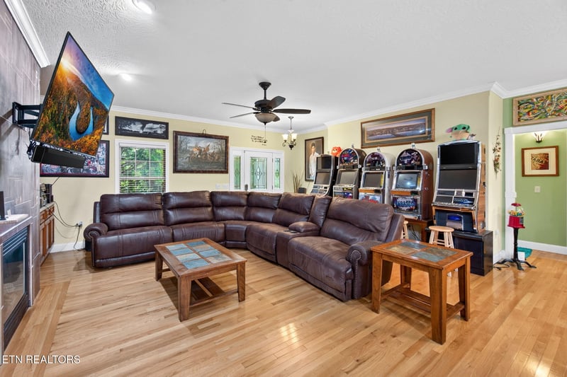 2010 Ona Rd, Crossville, TN 38572