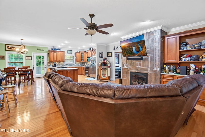 2010 Ona Rd, Crossville, TN 38572