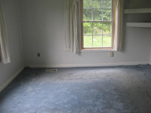 2010 W Millard Beets Rd, Knoxville, TN 37909