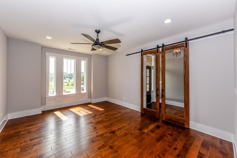 2011 Logan Dr, Maryville, TN 37803