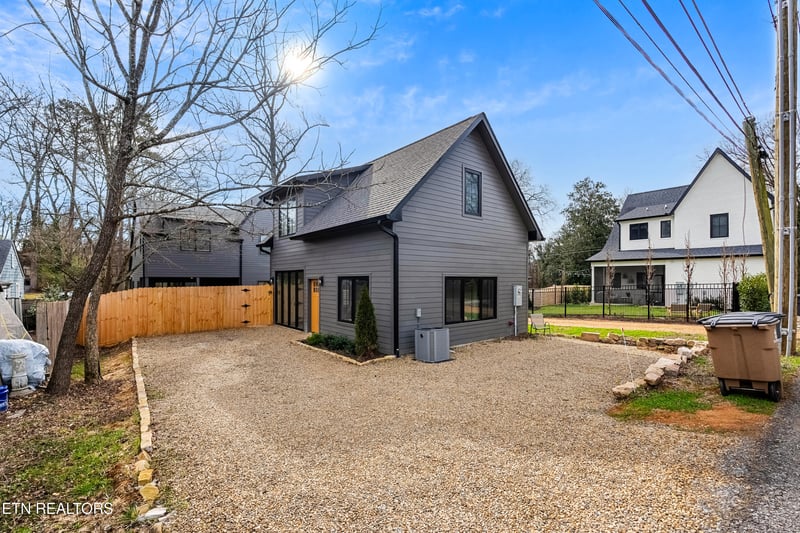 2011 Maplewood Dr, Knoxville, TN 37920