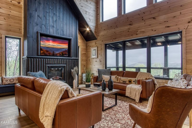 2012 Bluff Mountain Rd, Sevierville, TN 37876