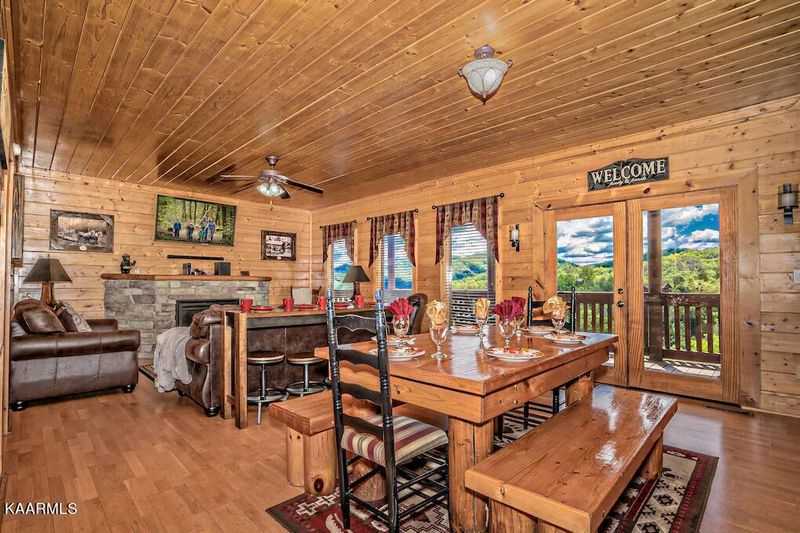 2012 Delta Dawn Dr, Sevierville, TN 37862