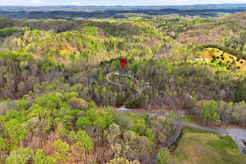 2012 Old Chilhowee Rd, Seymour, TN 37865