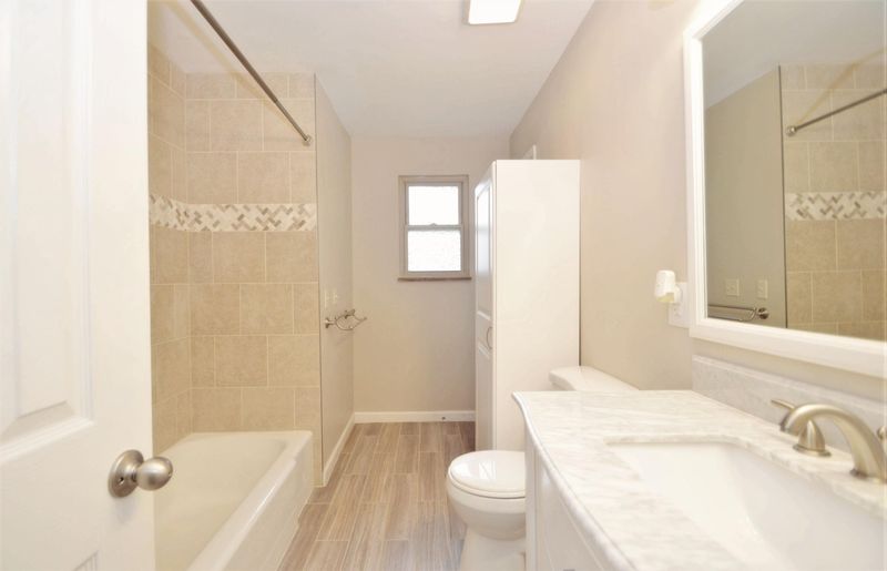 2012 Treemont Rd, Knoxville, TN 37912