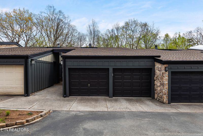 2013 Cherokee Bluff Dr, Knoxville, TN 37920