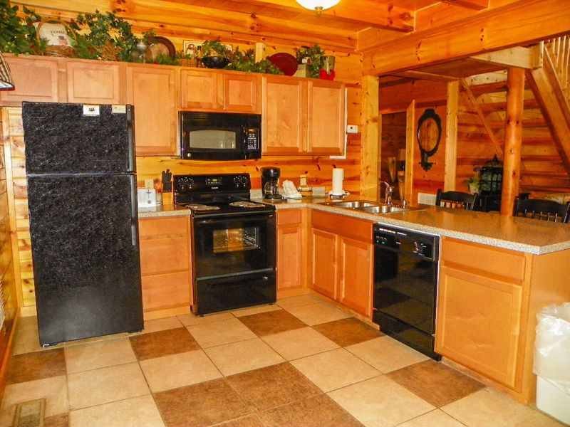 2013 Smoky Cove Rd, Sevierville, TN 37876