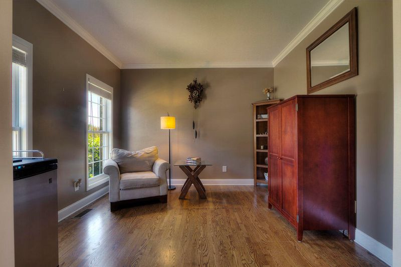 2013 Willow View Ln, Knoxville, TN 37922