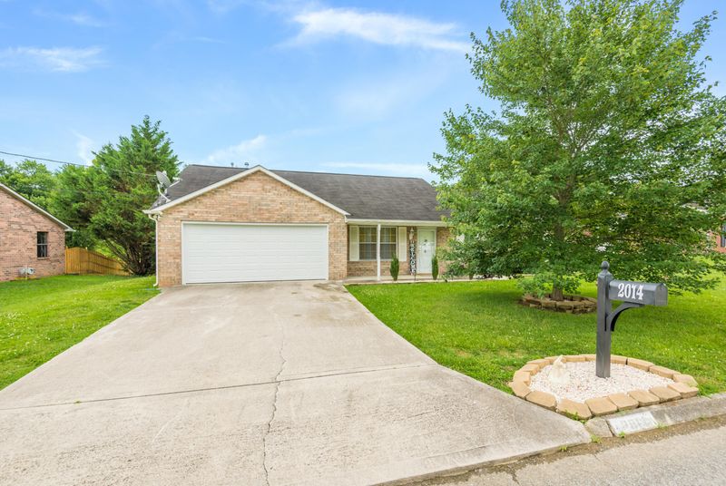 2014 Tuscany Gardens Dr, Powell, TN 37849