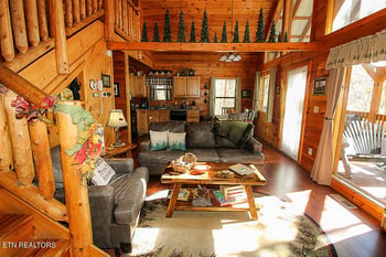 2015 Bird Ridge Rd, Sevierville, TN 37876
