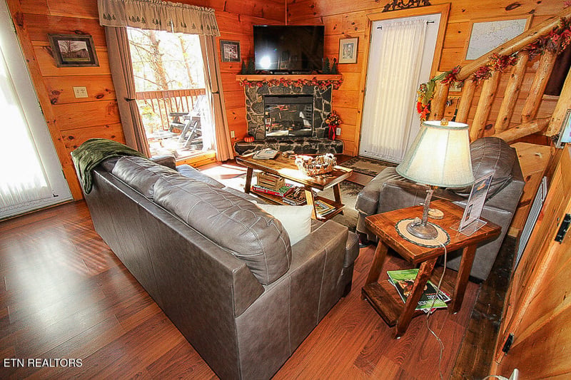 2015 Bird Ridge Rd, Sevierville, TN 37876